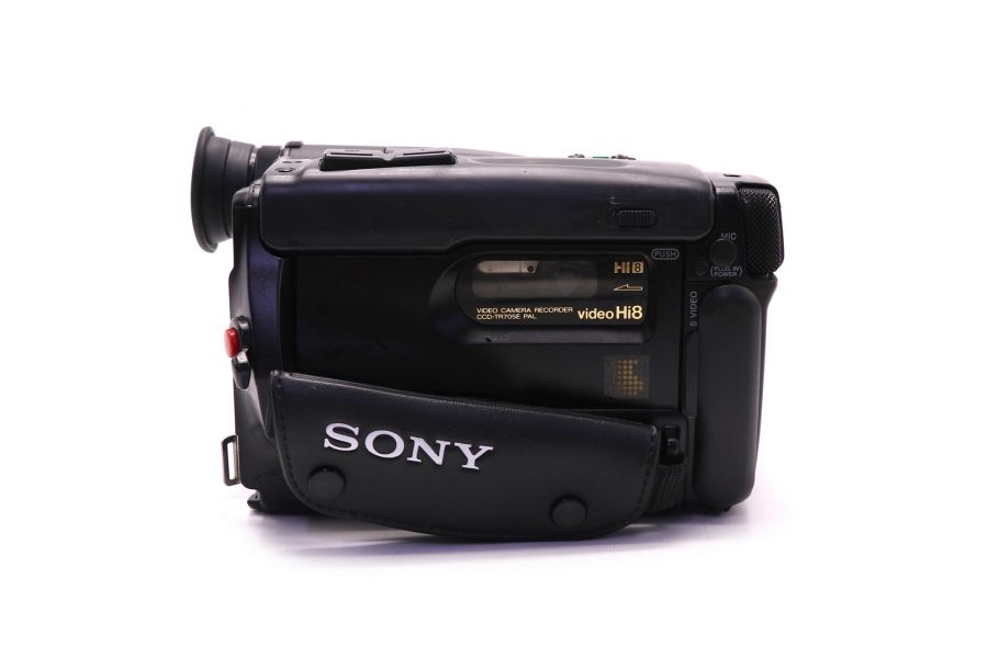 Видеокамера Sony CCD-TR705e в упаковке