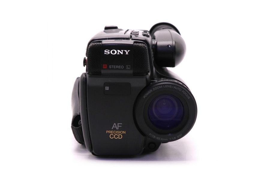 Видеокамера Sony CCD-TR705e в упаковке