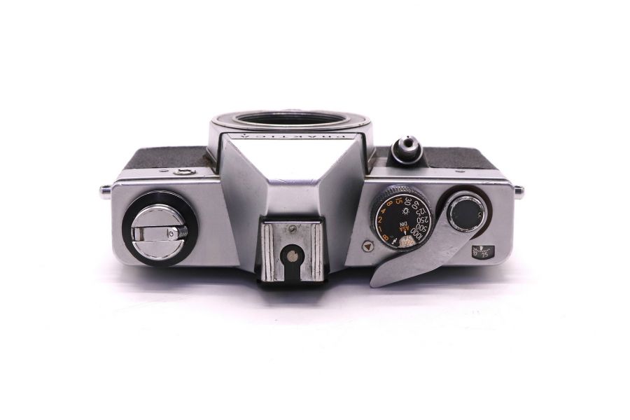 Praktica L body (Germany, 1970)