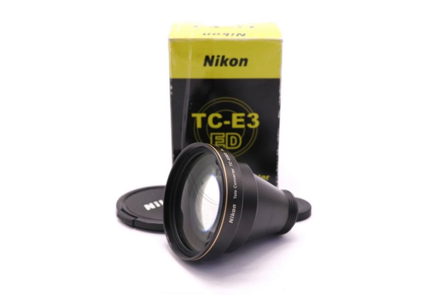 Телеконвертер Nikon TC-E3ED 3x в упаковке