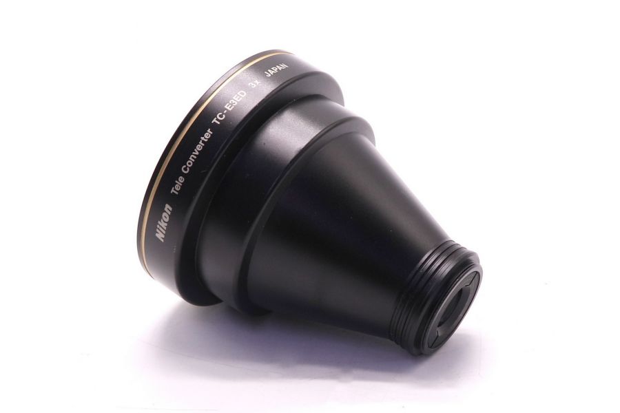Телеконвертер Nikon TC-E3ED 3x в упаковке