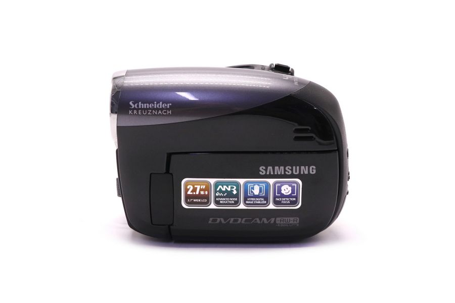 Видеокамера Samsung VP-DX200i в упаковке