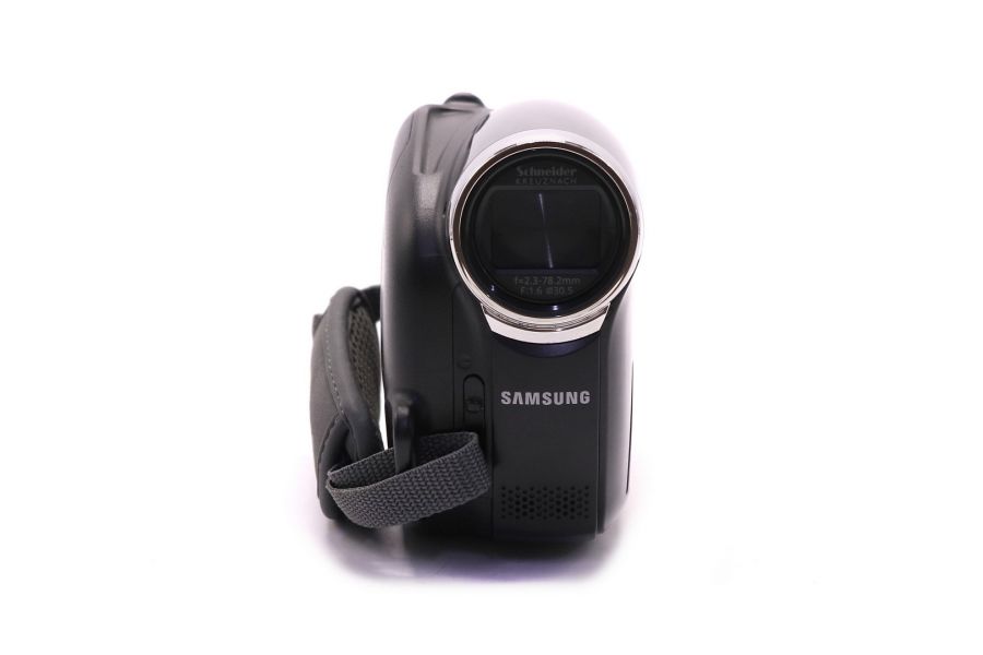 Видеокамера Samsung VP-DX200i в упаковке