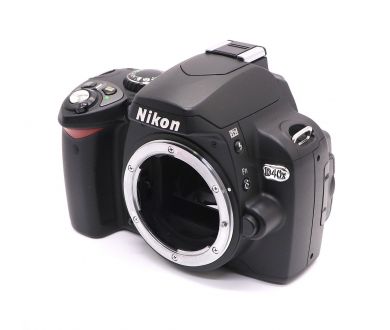 Nikon D40x body (пробег 2085 кадров)
