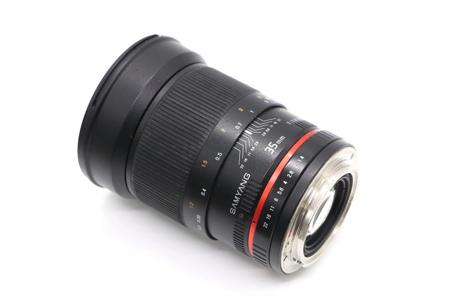 Samyang 35mm f/1.4 AS UMC