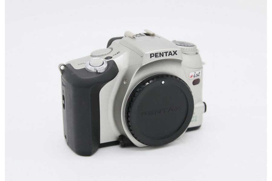 Pentax ist body (Japan, 2003)