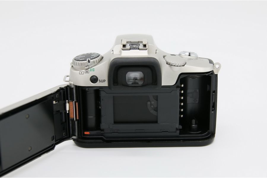 Pentax ist body (Japan, 2003)