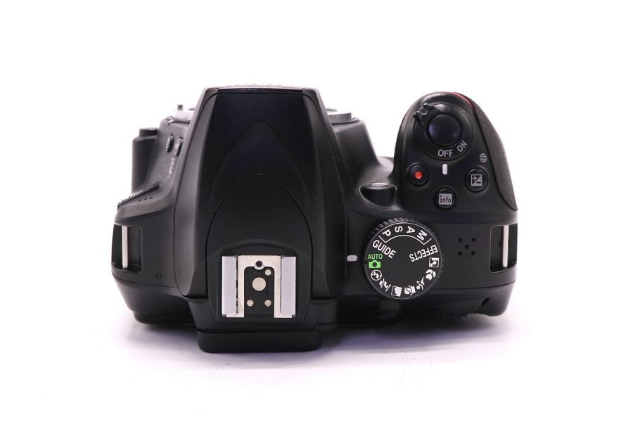 Nikon D3400 body (пробег 5415 кадров)