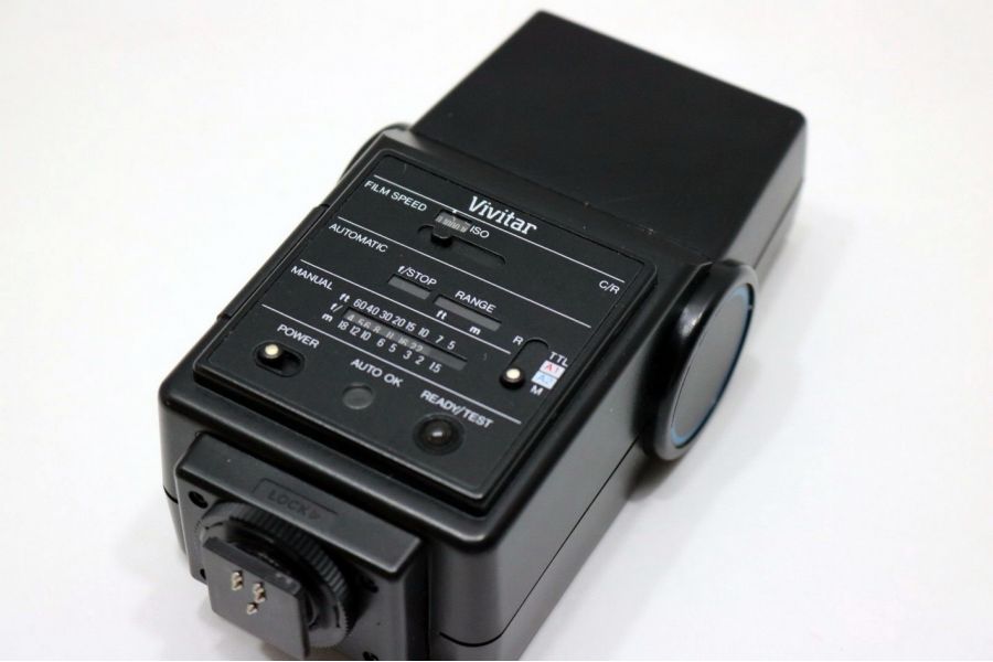 Фотовспышка Vivitar Auto Thyristor 550FD (Japan,1993)