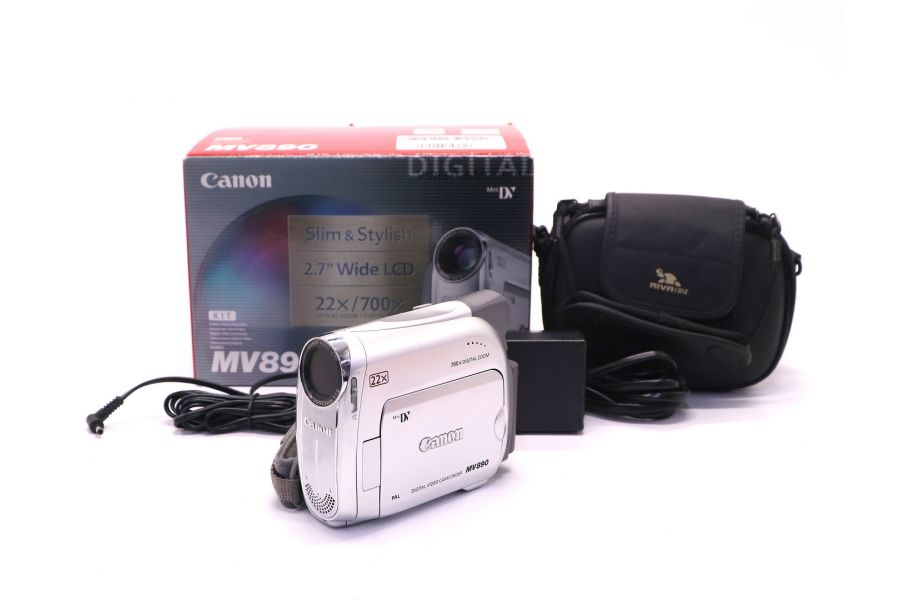 Видеокамера Canon MV890 в упаковке