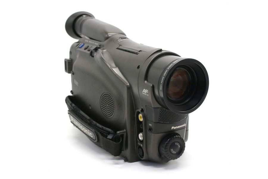 Видеокамера Panasonic NV-VX7 с цветным экраном