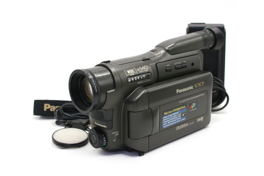 Видеокамера Panasonic NV-VX7 с цветным экраном