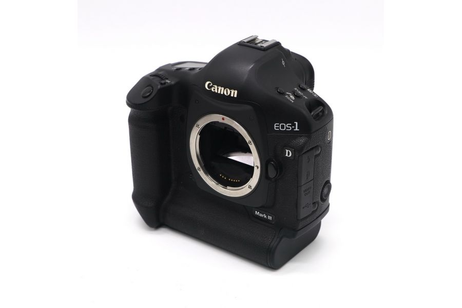 Canon EOS 1D Mark III body в упаковке (пробег 8740 кадров)