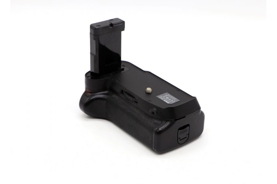 Батарейная ручка Nikon MB-D31