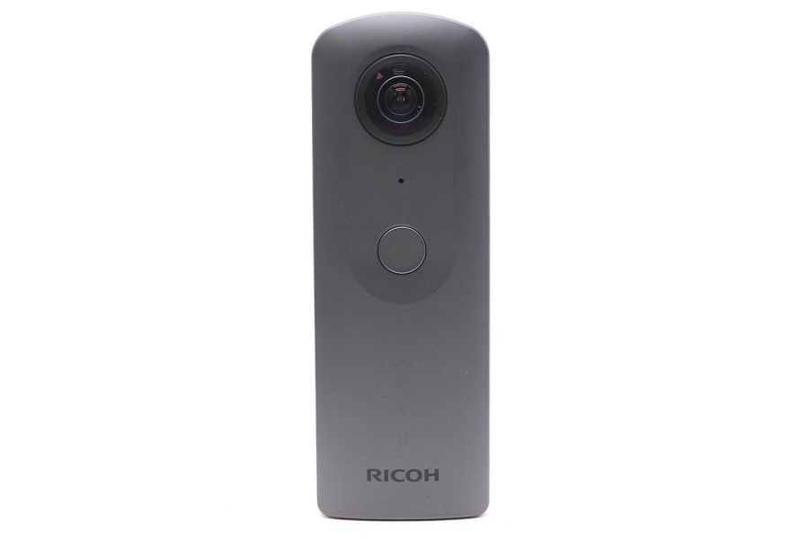 Экшн-камера Ricoh Theta V в упаковке