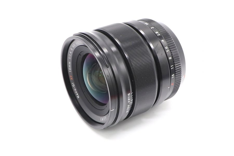 Fujifilm XF 16mm f/1.4 R WR в упаковке