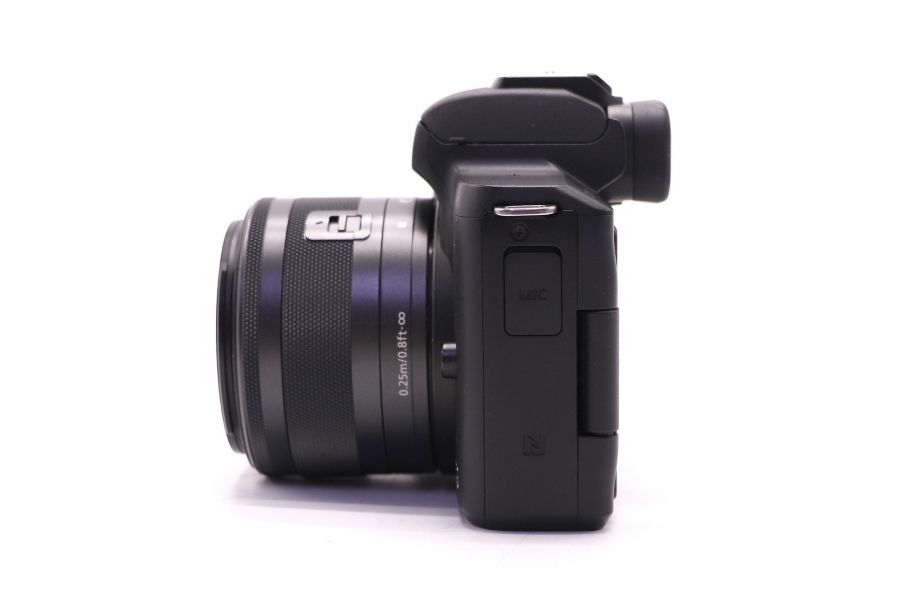 Canon EOS M50 kit (пробег 1910 кадров)