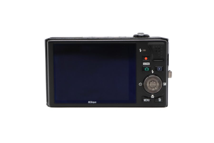Nikon coolpix S8000