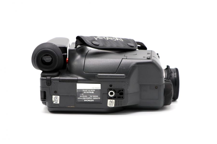 Видеокамера Hitachi VM-E228E