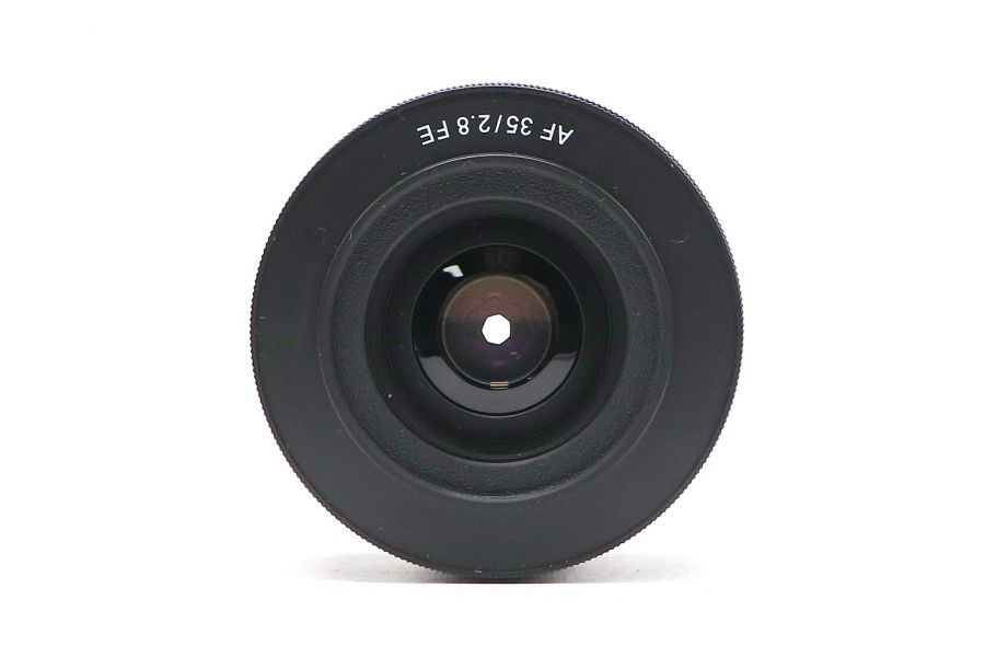 Samyang AF 35mm f/2.8 в упаковке