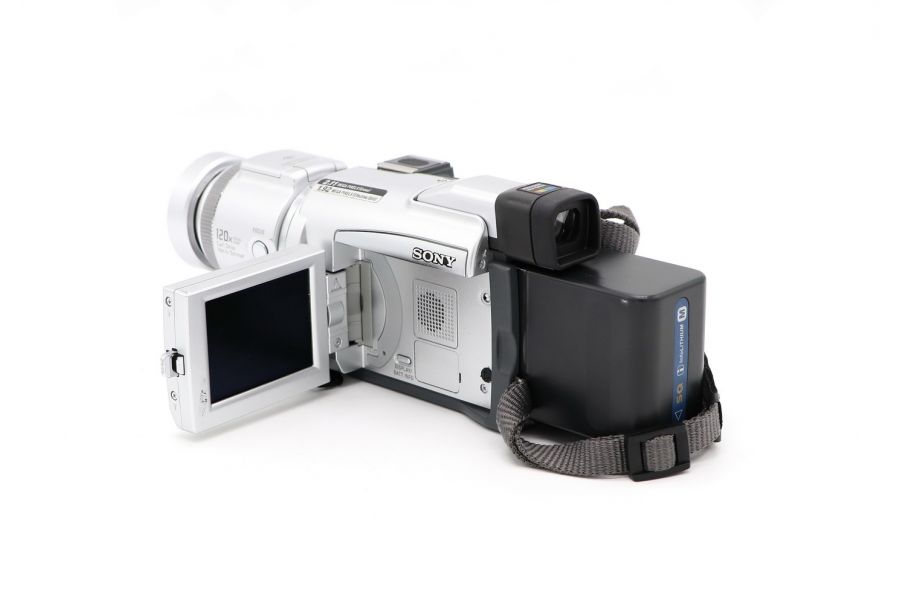 Видеокамера Sony DCR-TRV60E