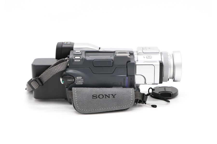 Видеокамера Sony DCR-TRV60E