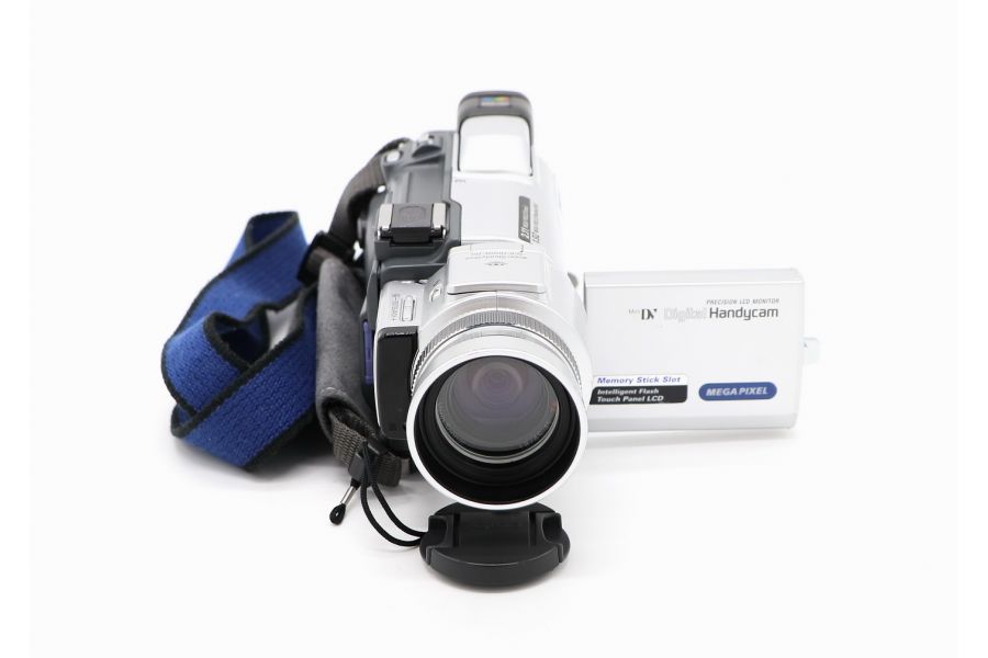 Видеокамера Sony DCR-TRV60E