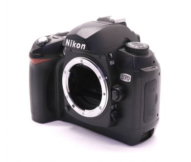 Nikon D70 body (пробег 23000 кадров)