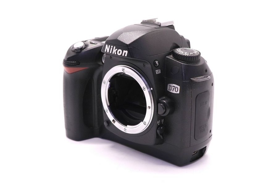 Nikon D70 body (пробег 23000 кадров)