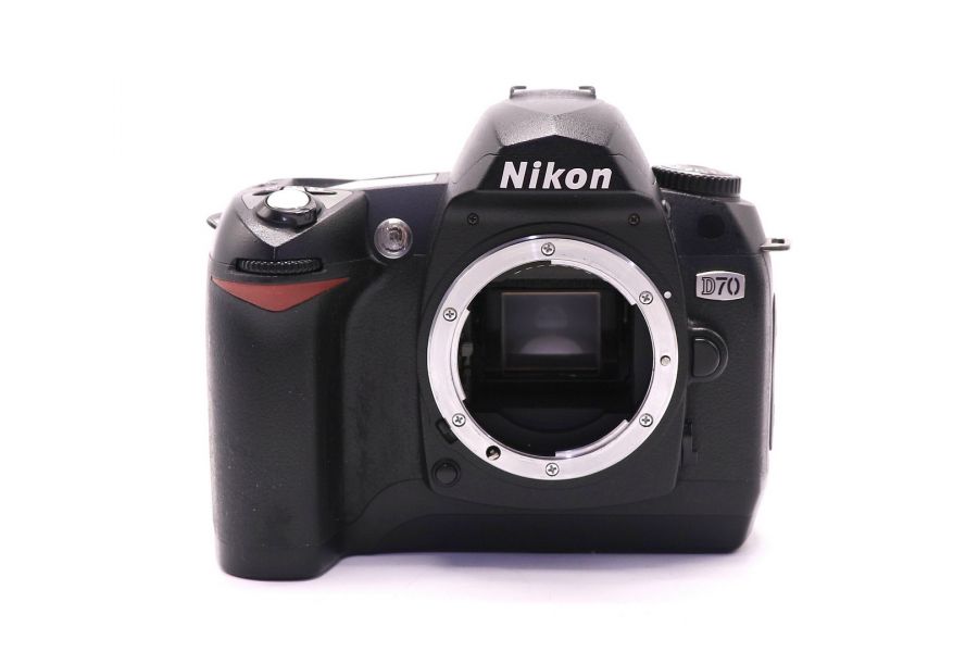 Nikon D70 body (пробег 23000 кадров)