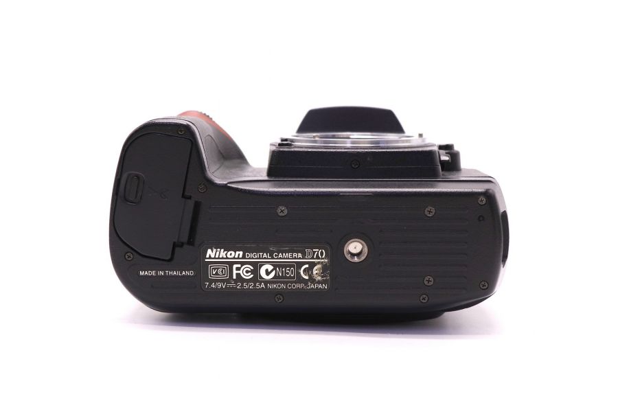 Nikon D70 body (пробег 23000 кадров)