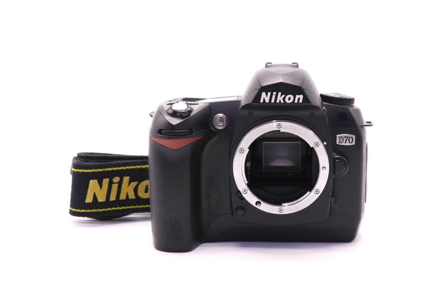 Nikon D70 body (пробег 23000 кадров)