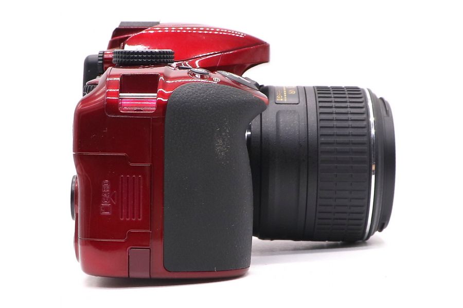 Nikon D3300 kit (пробег 65 кадров)