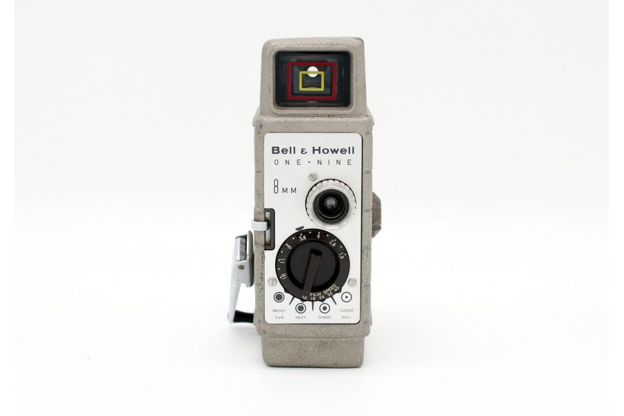 Кинокамера Bell and Howell One Nine 8mm