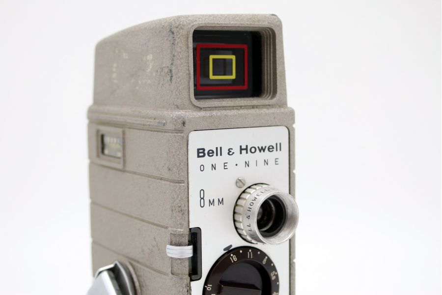 Кинокамера Bell and Howell One Nine 8mm