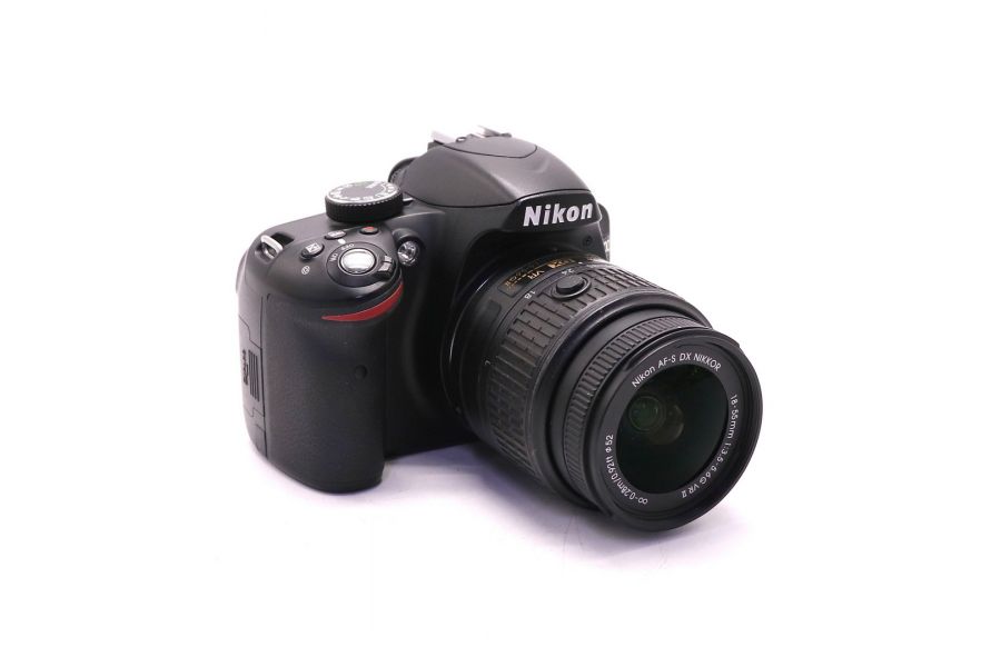 Nikon D3200 kit box (пробег 21910 кадров)