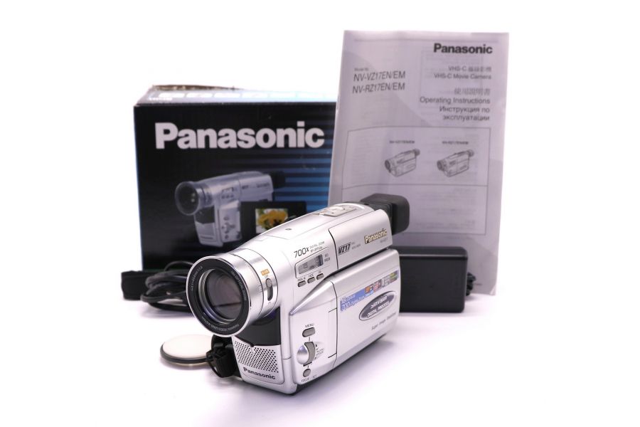 Видеокамера Panasonic NV-VZ17EN в упаковке