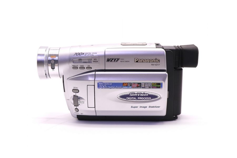 Видеокамера Panasonic NV-VZ17EN в упаковке