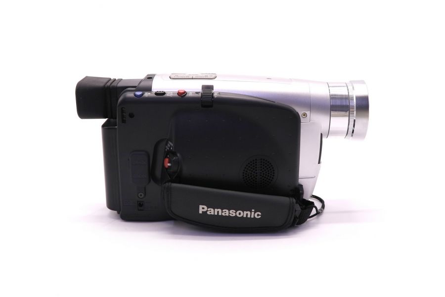 Видеокамера Panasonic NV-VZ17EN в упаковке
