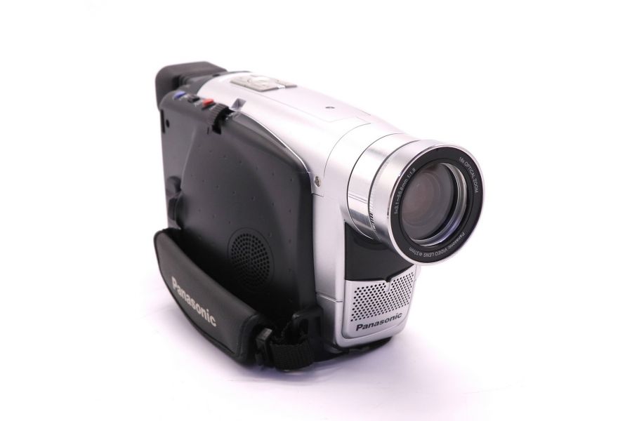 Видеокамера Panasonic NV-VZ17EN в упаковке