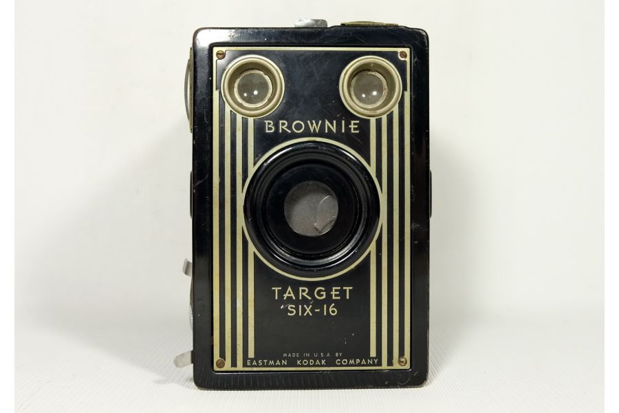 Kodak Brownie Target six-16 (USA, 1946)