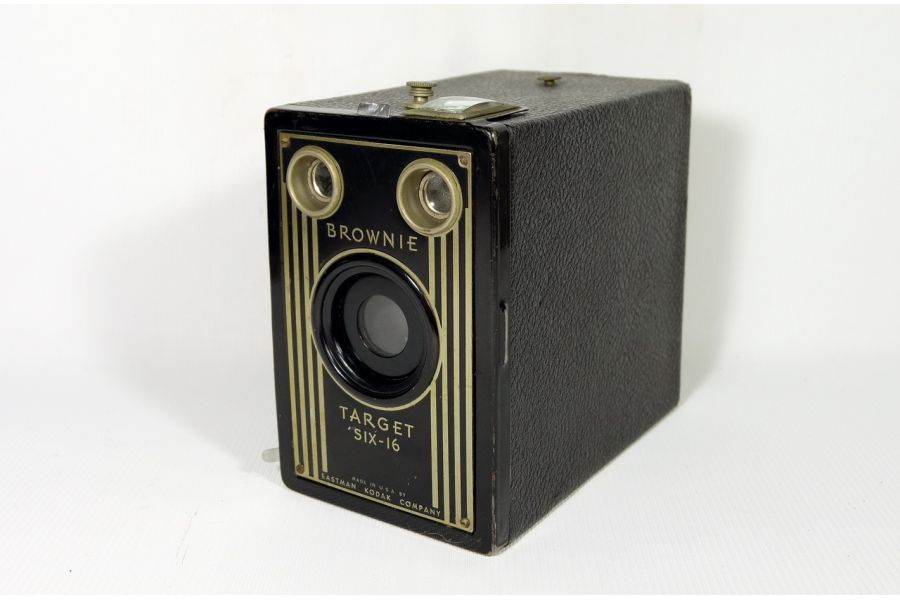Kodak Brownie Target six-16 (USA, 1946)