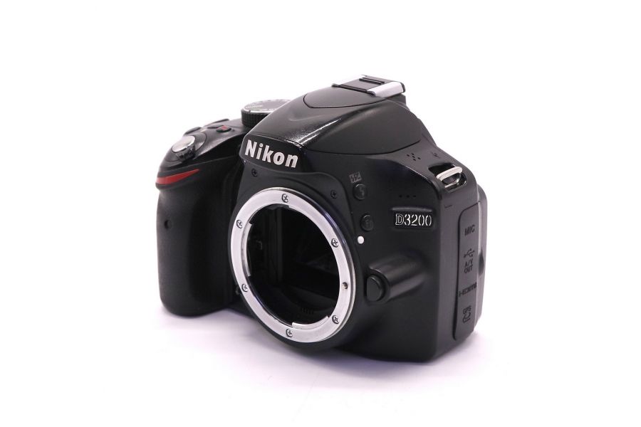 Nikon D3200 body (пробег 72120 кадров)