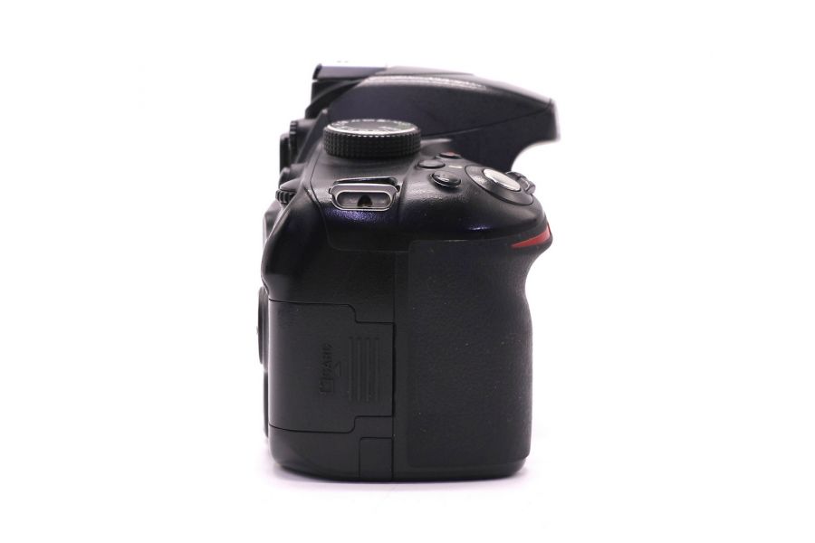 Nikon D3200 body (пробег 72120 кадров)