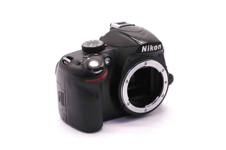 Nikon D3200 body (пробег 72120 кадров)