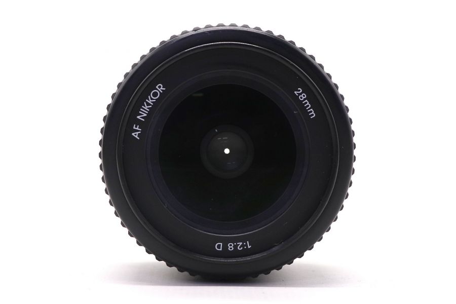 Nikon 28mm f/2.8 AF Nikkor в упаковке