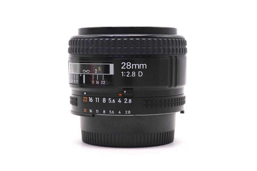 Nikon 28mm f/2.8 AF Nikkor в упаковке