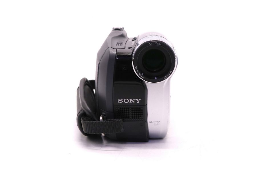 Видеокамера Sony DCR-HC35E в упаковке компактная