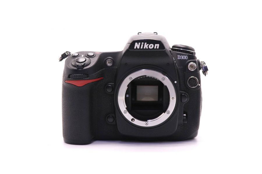 Nikon D300 body (пробег 59800 кадров)