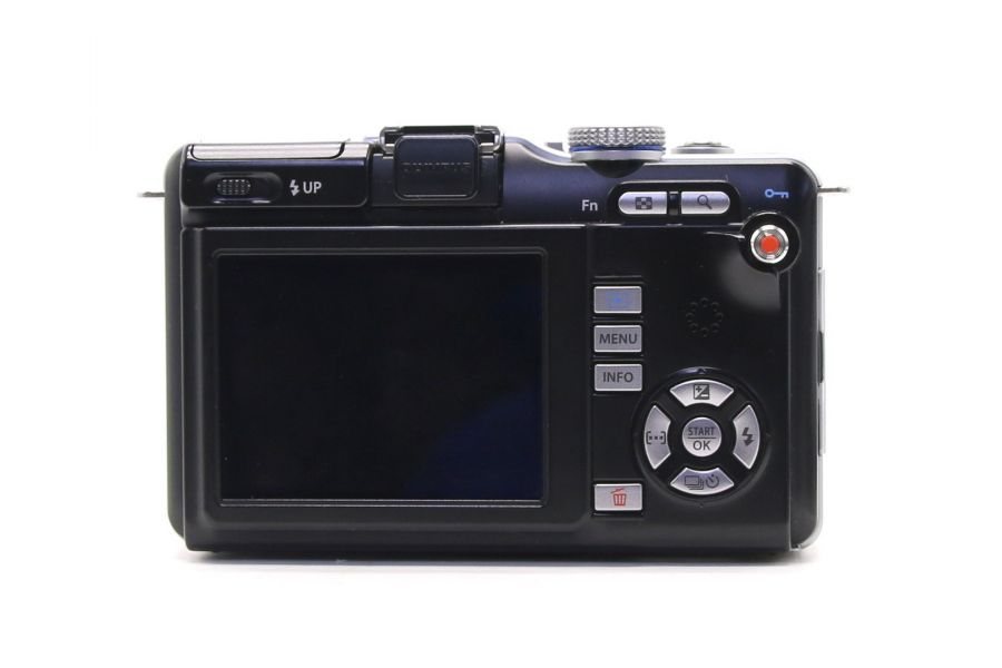 Olympus pen E-PL1 kit в упаковке (пробег 3950 кадров)